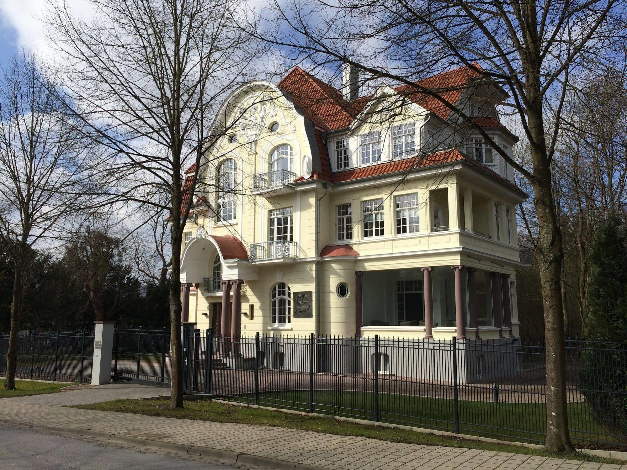 Appartements Am Kurpark Bad Pyrmont Kültér fotó